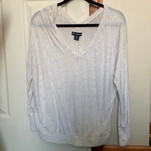 Women’s American eagle v neck long sleeve- L